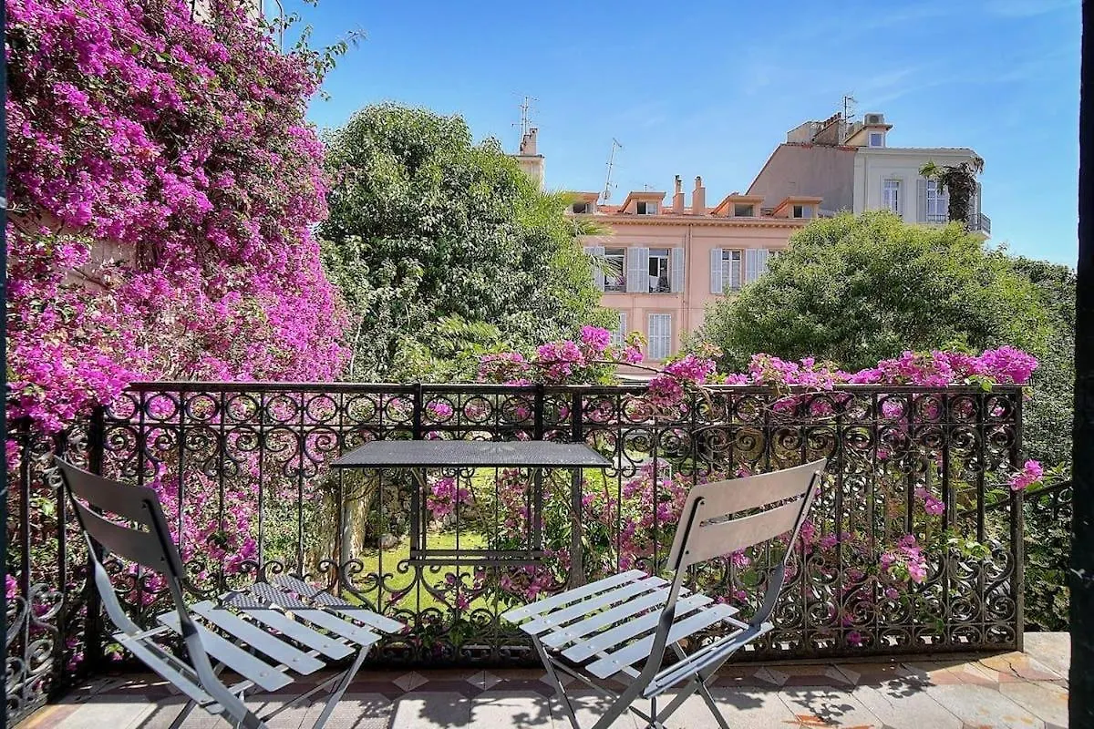 Studio Paulette Mezzanine - 500M From The Beach كان شقة